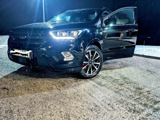 ford-kuga-20-ecoboost-170kw-230k-4x4-st-line-top-stav-big-1