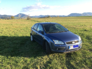 ford-focus-20-ghia-107kw145hp-m5