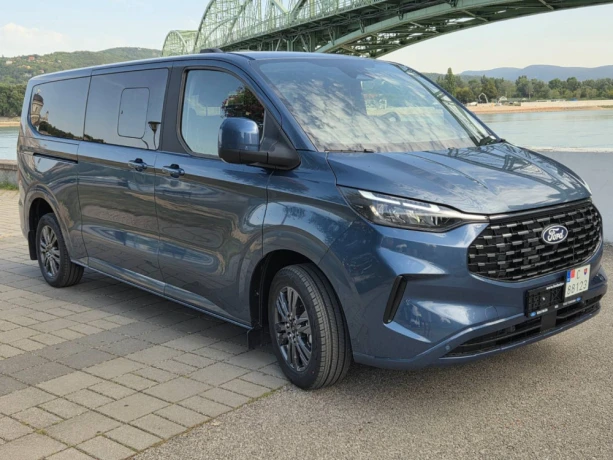 ford-tourneo-custom-20-tdci-ecoblue-titanium-l2-big-3