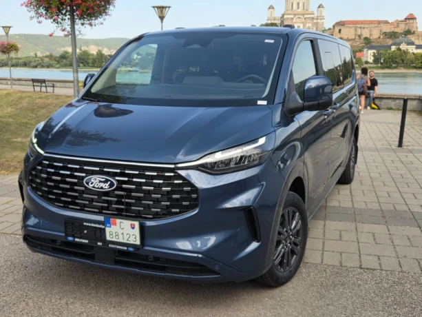 ford-tourneo-custom-20-tdci-ecoblue-titanium-l2-big-2