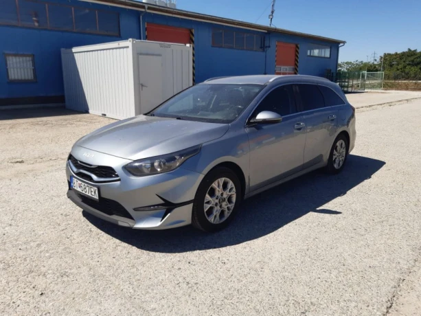 kia-ceed-sw-ceed-sw-15-t-gdi-gold-118kw160hp-m6-big-1