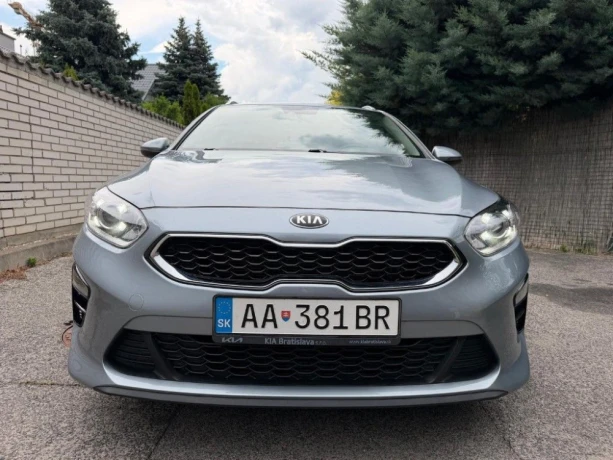 kia-ceed-sw-16-crdi-mhev-gold-at-100kw136hp-a7-big-2