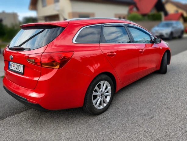 kia-ceed-sw-ceed-sw-14-cvvt-team-slovakia-edition-73kw100hp-m6-big-1