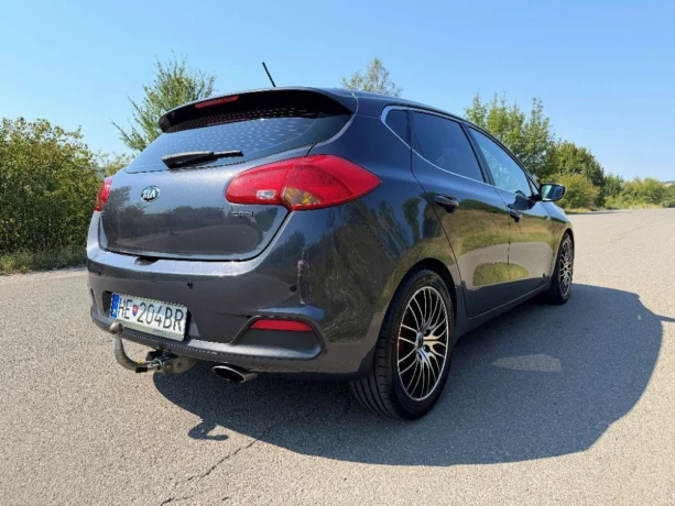 kia-ceed-16-crdi-94kw-mt6-big-3