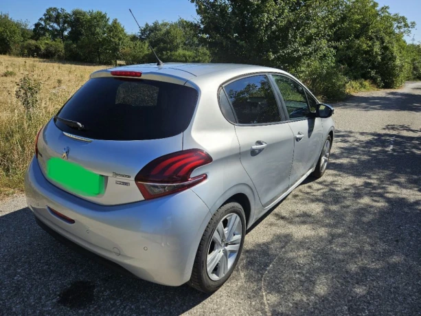 peugeot-208-16-bluehdi-active-55kw75hp-m5-big-2