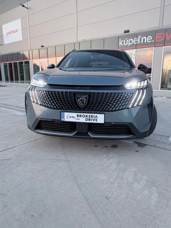 peugeot-5008-12-hybrid-gt-145k-big-0