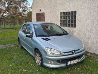 peugeot-206-14e-urban-55kw75hp-m5