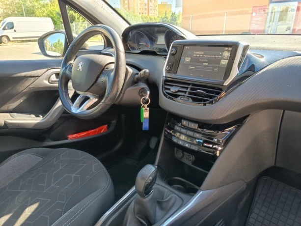 peugeot-2008-12-puretech-active-12-puretech-82k-big-1