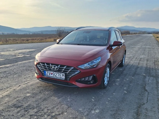 hyundai-i30-cw-15-benzin-hev-m6-118kw-big-1