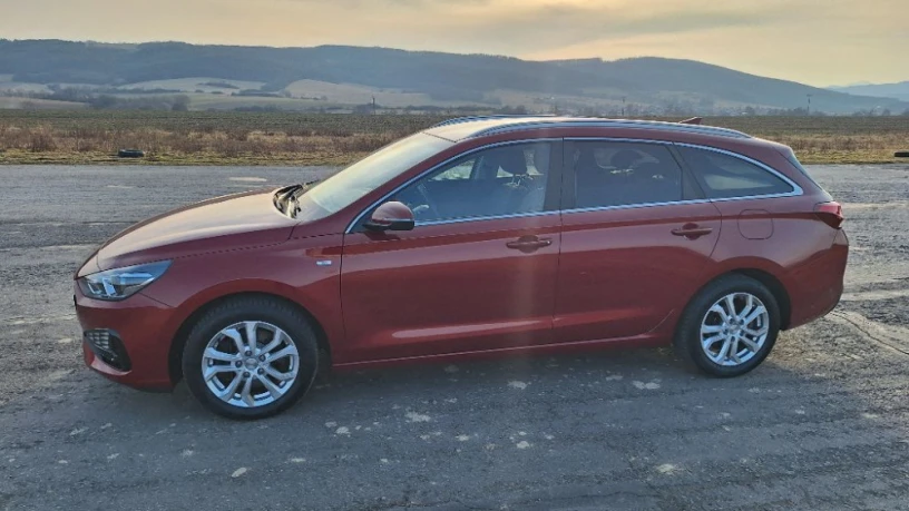 hyundai-i30-cw-15-benzin-hev-m6-118kw-big-0