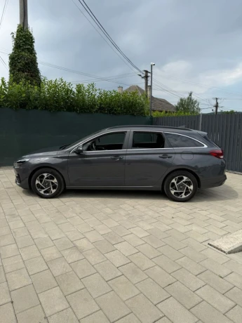 hyundai-i30-cw-15t-gdi-103kw-mhev-6mt-style-big-0