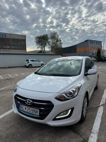 hyundai-i30-cw-hyundai-i30-combi-16-crdi-81-kw-big-0