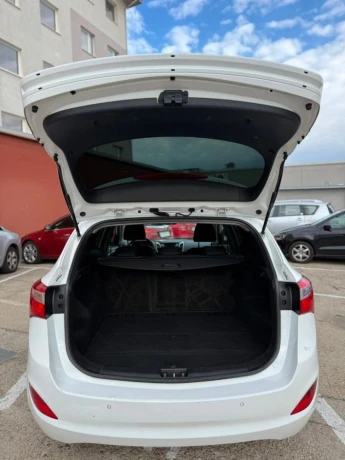 hyundai-i30-cw-hyundai-i30-combi-16-crdi-81-kw-big-3
