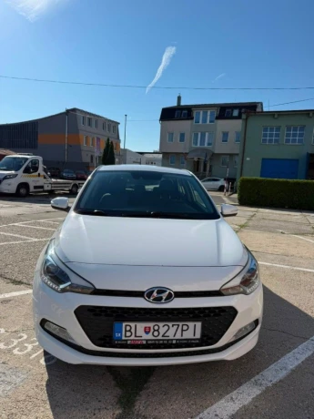 hyundai-i20-14-crdi-style-66kw90hp-m6-big-1