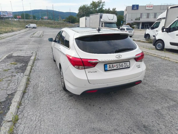 hyundai-i40-cw-17-crdi-136k-style-at-100kw136hp-a6-big-2