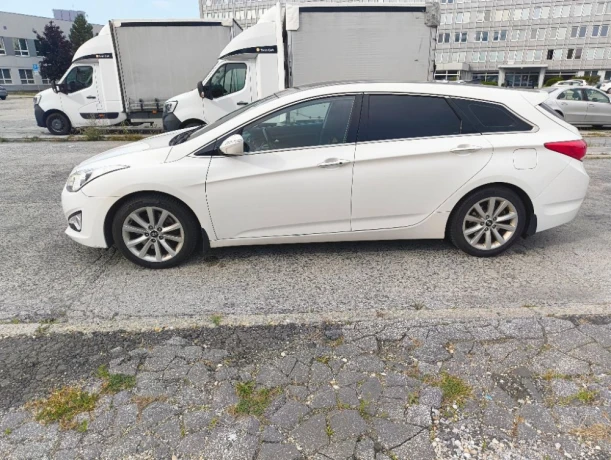 hyundai-i40-cw-17-crdi-136k-style-at-100kw136hp-a6-big-1