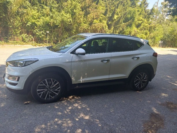 hyundai-tucson-16-t-gdi-130-kw-7dct-style-64-044-km-1-majitel-big-3