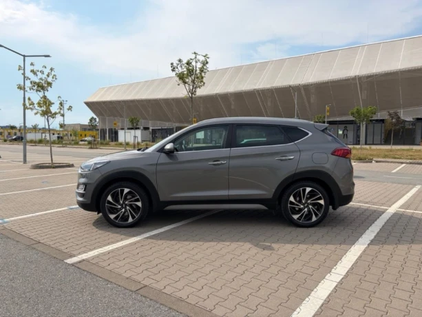 hyundai-tucson-20-crdi-premium-at-4x4-136kw185hp-a8-big-2