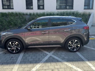 hyundai-tucson-20-crdi-premium-at-4x4-136kw185hp-a8-zimne-kolesa-r19-v-cene