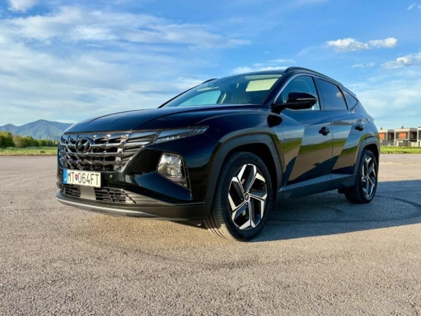 hyundai-tucson-premium-4x4-sk-povod-1-majitel-servis-hyundai-big-3