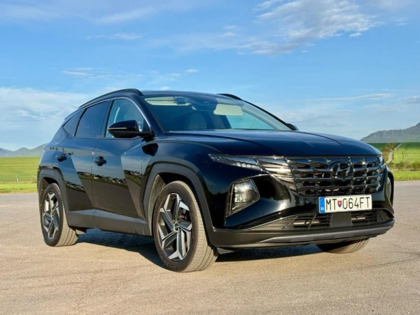 hyundai-tucson-premium-4x4-sk-povod-1-majitel-servis-hyundai-big-0
