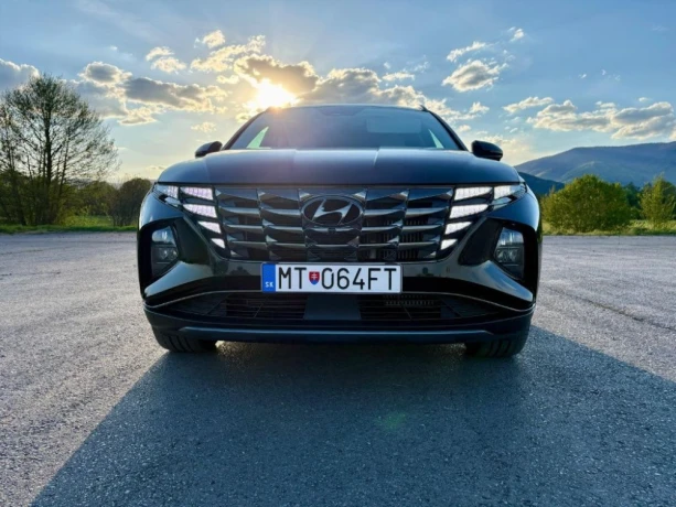 hyundai-tucson-premium-4x4-sk-povod-1-majitel-servis-hyundai-big-2