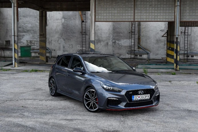 hyundai-i30-n-20-t-gdi-n-performance-202kw275hp-m6-big-1