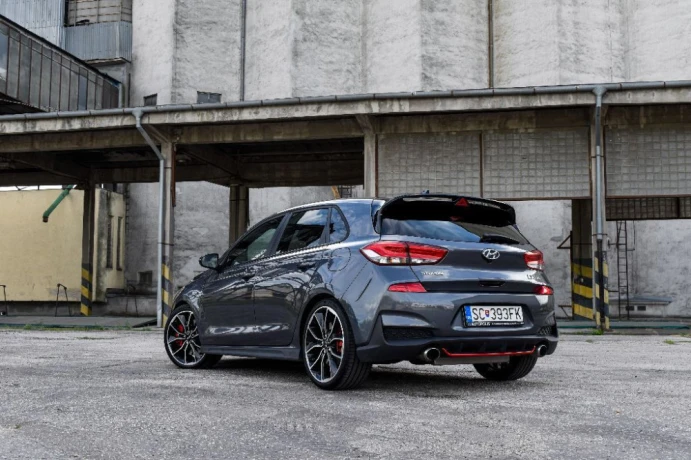 hyundai-i30-n-20-t-gdi-n-performance-202kw275hp-m6-big-2