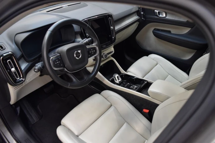 volvo-xc40-t5-recharge-inscription-2021-uprava-ceny-big-1