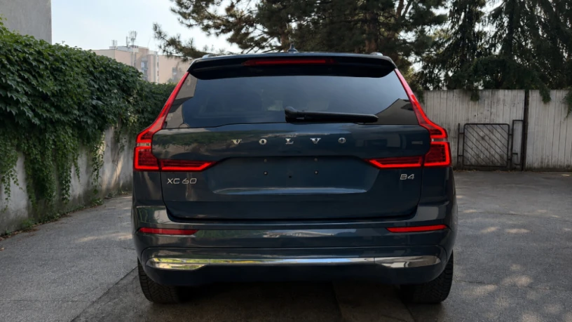 volvo-xc60-b4-benzin-mild-hybrid-plus-bright-145-kw-45500-km-1-majitel-big-2