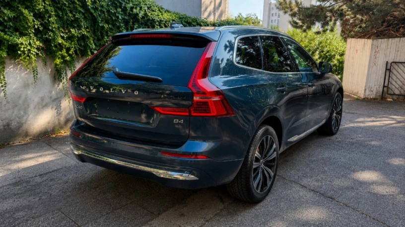 volvo-xc60-b4-benzin-mild-hybrid-plus-bright-145-kw-45500-km-1-majitel-big-1