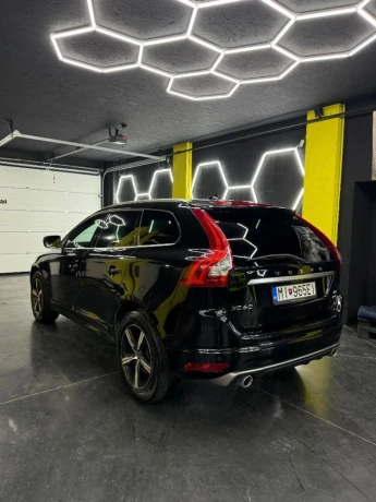 volvo-xc60-d5-24l-r-design-geartronic-awd-162kw220hp-a6-big-2