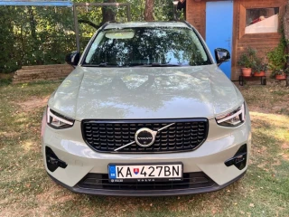 volvo-xc40-b4-awd-ultimate-dark-sage-green-harman-kardon-360-camera
