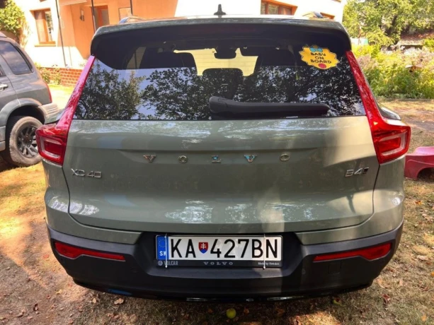 volvo-xc40-b4-awd-ultimate-dark-sage-green-harman-kardon-360-camera-big-2