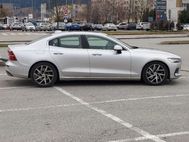 volvo-s60-b5-mhev-184kw-big-3