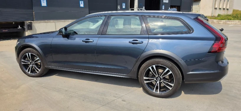 volvo-v90-cross-country-volvo-v90-cross-country-b5-awd-mild-hybrid-geartronic-big-3