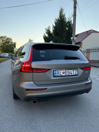 volvo-v60-d4-momentum-at-140kw190hp-a8-big-2