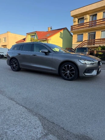 volvo-v60-d4-momentum-at-140kw190hp-a8-big-0