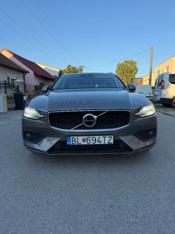 volvo-v60-d4-momentum-at-140kw190hp-a8-big-3