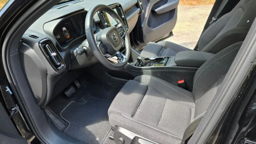 volvo-c40-recharge-231k-plus-at-170kw231hp-a1-big-3