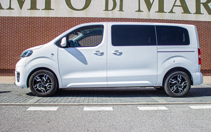 toyota-proace-15-d-4d-120-l1-big-3