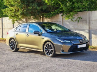 toyota-corolla-sedan-2019-executive-vip