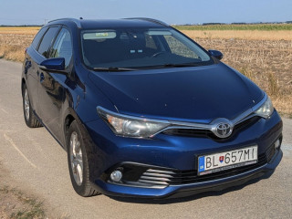 toyota-auris-touring-sports-16l-d-4d-82kw-112hp-m6