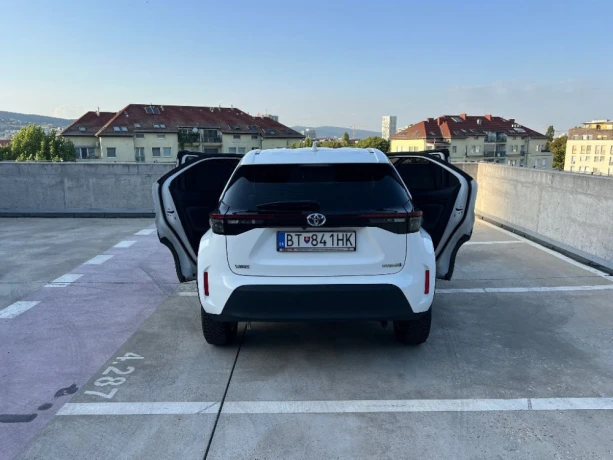 toyota-yaris-cross-hybrid-big-3