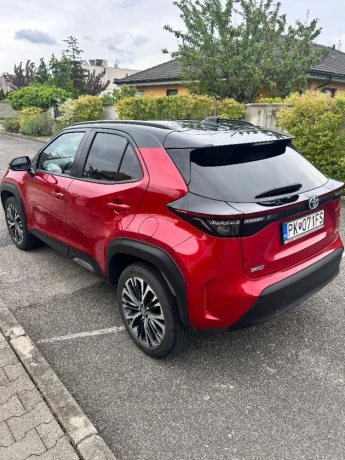 toyota-yaris-cross-15-hybrid-e-cvt-executive-bitone-1maj-zaruka-5r-big-2