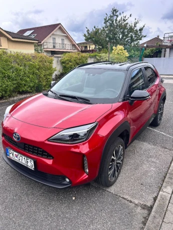 toyota-yaris-cross-15-hybrid-e-cvt-executive-bitone-1maj-zaruka-5r-big-1