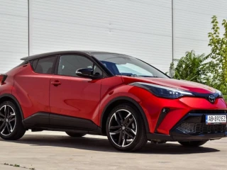 toyota-c-hr-gr-sport-20-hybrid-135-kw