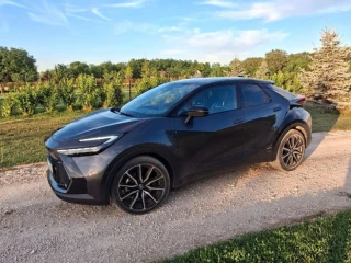 toyota-c-hr-20-benzin-112kw-automat-prevodovka-4x4