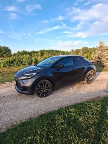 toyota-c-hr-20-benzin-112kw-automat-prevodovka-4x4-big-0
