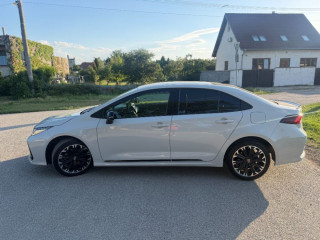toyota-corolla-18-hybrid-e-cvt-gr-sport-72kw98hp-a1